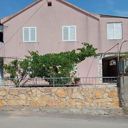 Guesthouse Eljuga Family Стари Град Екстериор снимка
