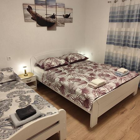 Guesthouse Eljuga Family Стари Град Екстериор снимка