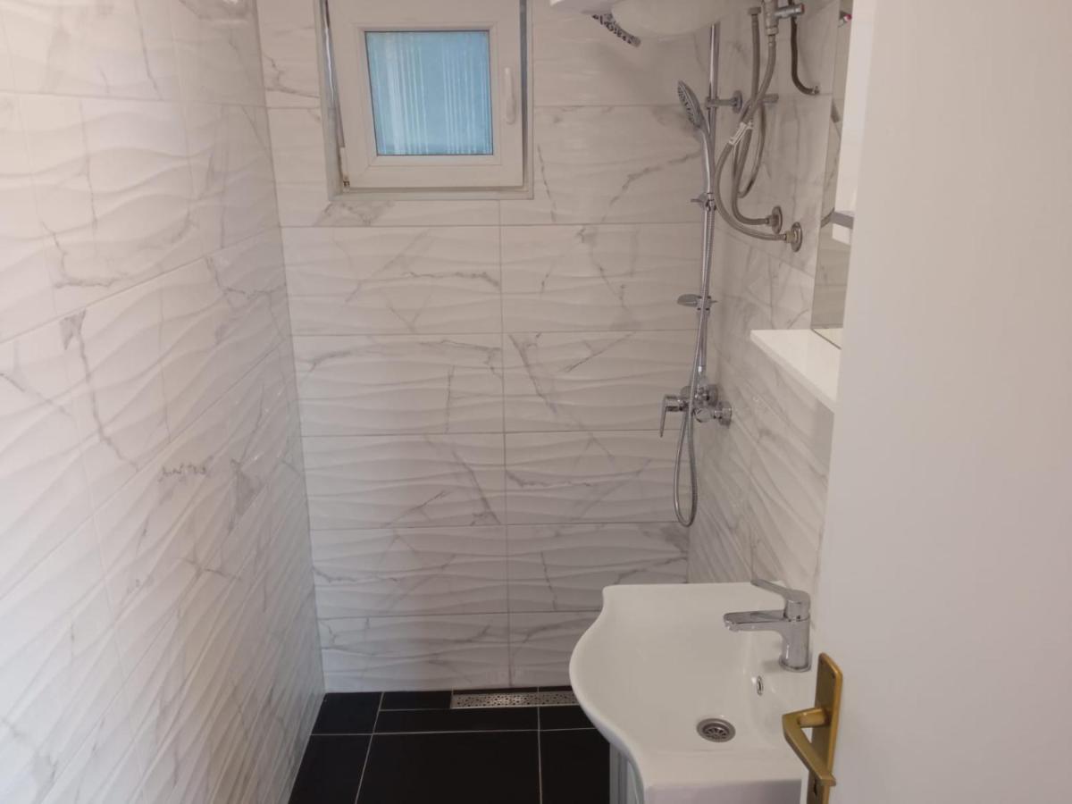 Guesthouse Eljuga Family Стари Град Екстериор снимка