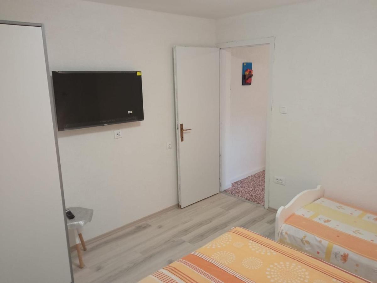 Guesthouse Eljuga Family Стари Град Екстериор снимка