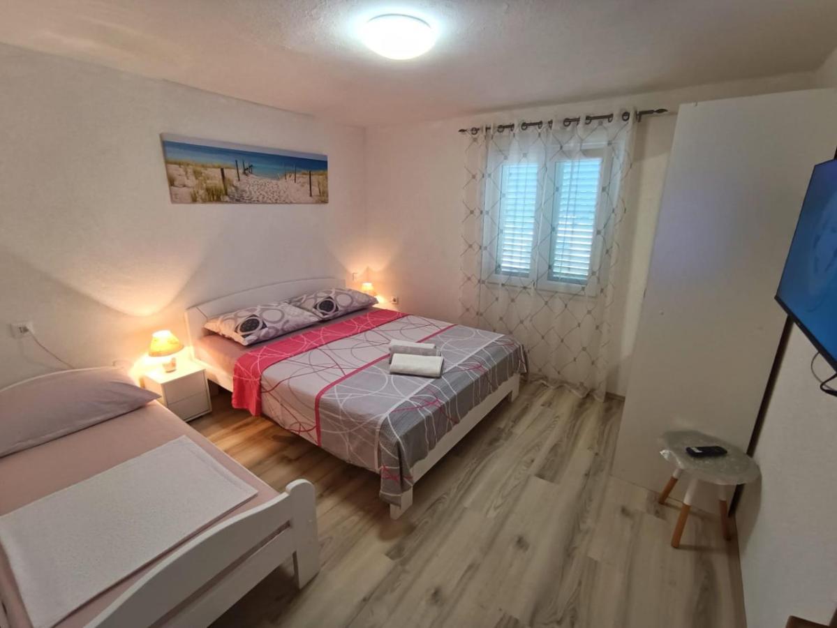 Guesthouse Eljuga Family Стари Град Екстериор снимка
