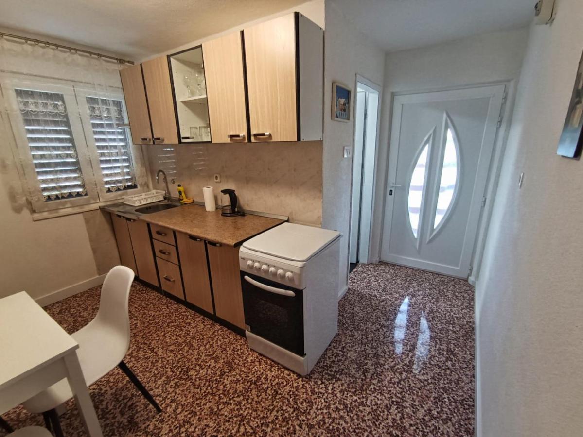 Guesthouse Eljuga Family Стари Град Екстериор снимка