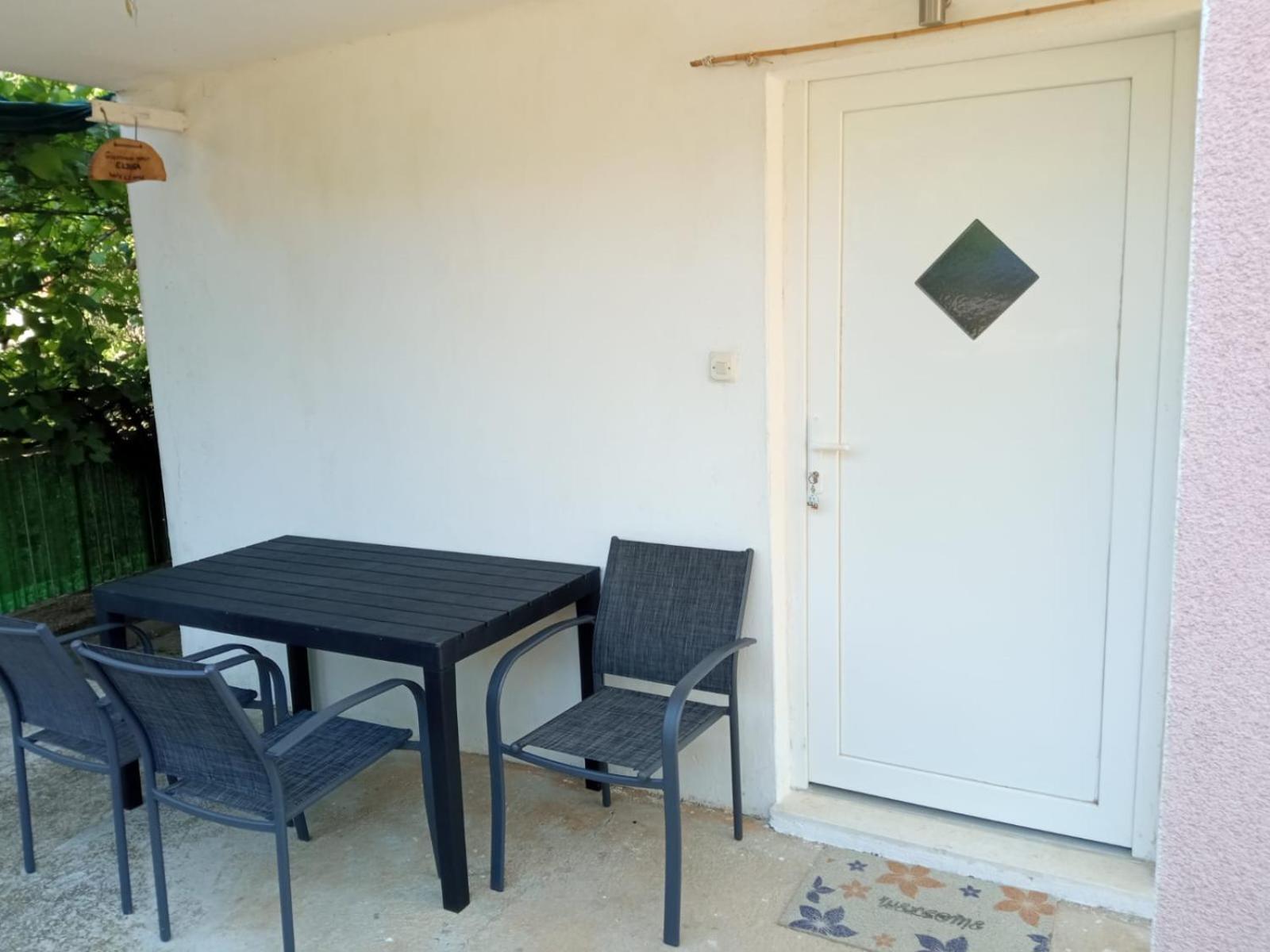 Guesthouse Eljuga Family Стари Град Екстериор снимка