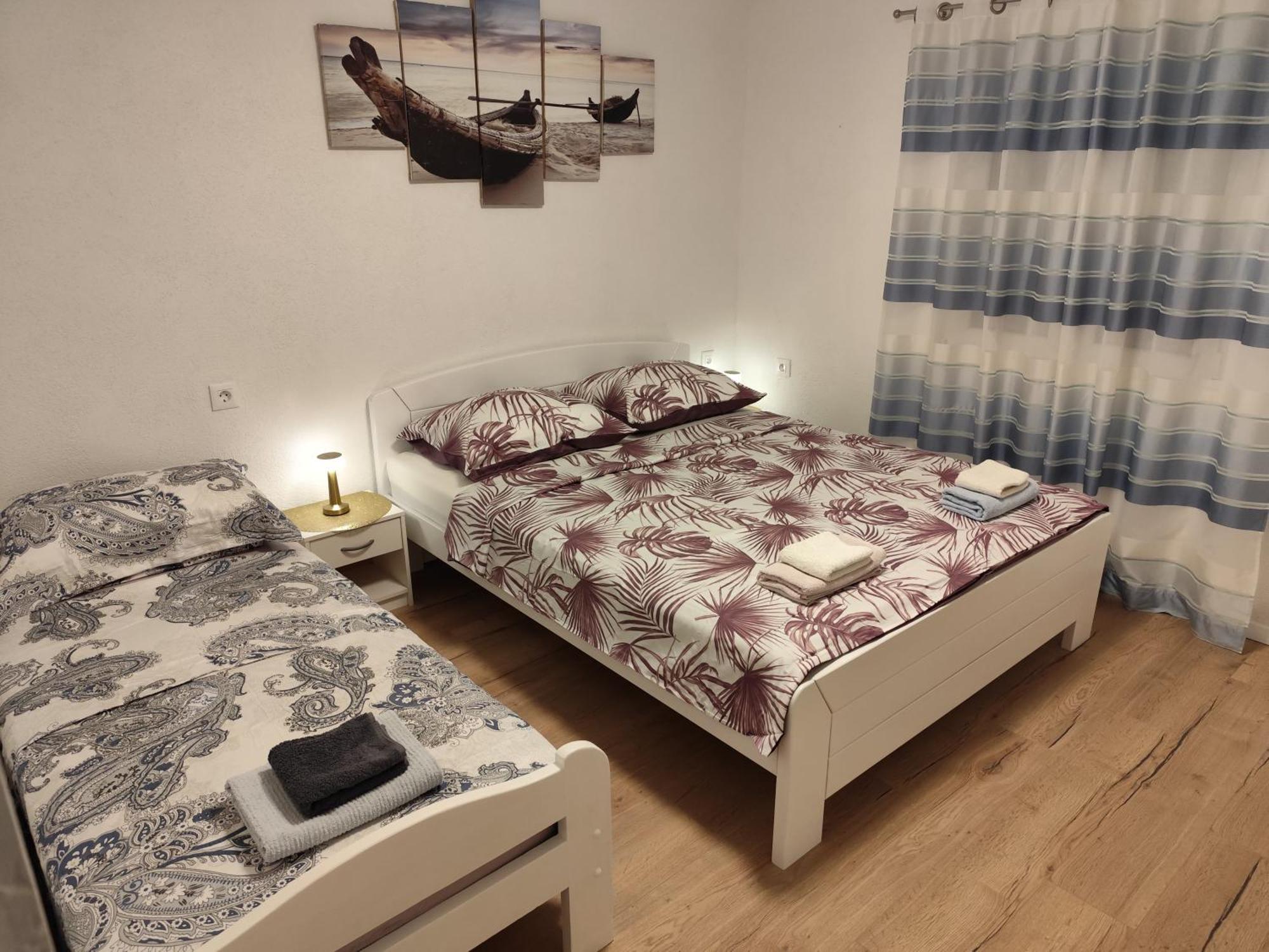 Guesthouse Eljuga Family Стари Град Екстериор снимка