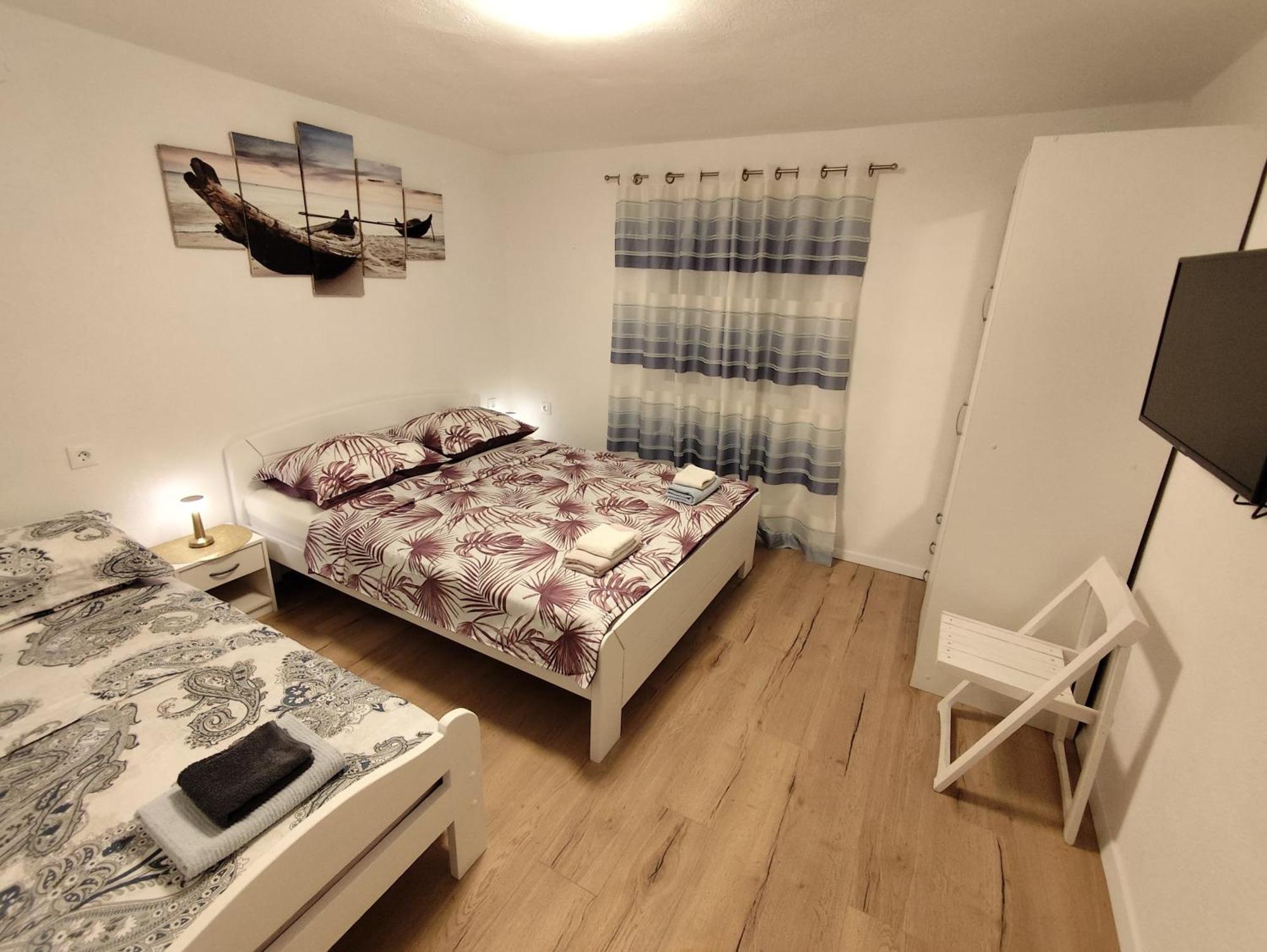 Guesthouse Eljuga Family Стари Град Екстериор снимка