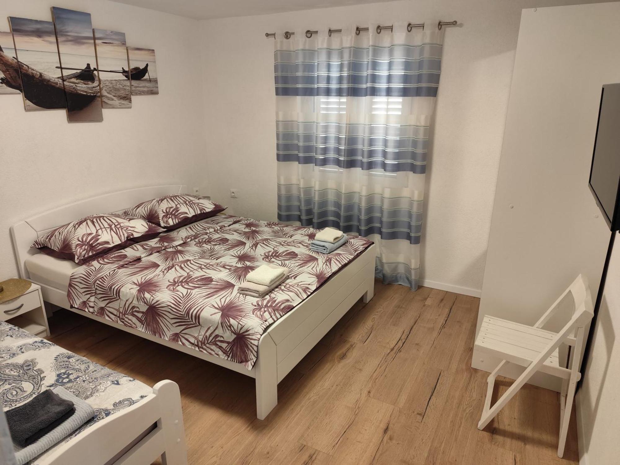 Guesthouse Eljuga Family Стари Град Екстериор снимка