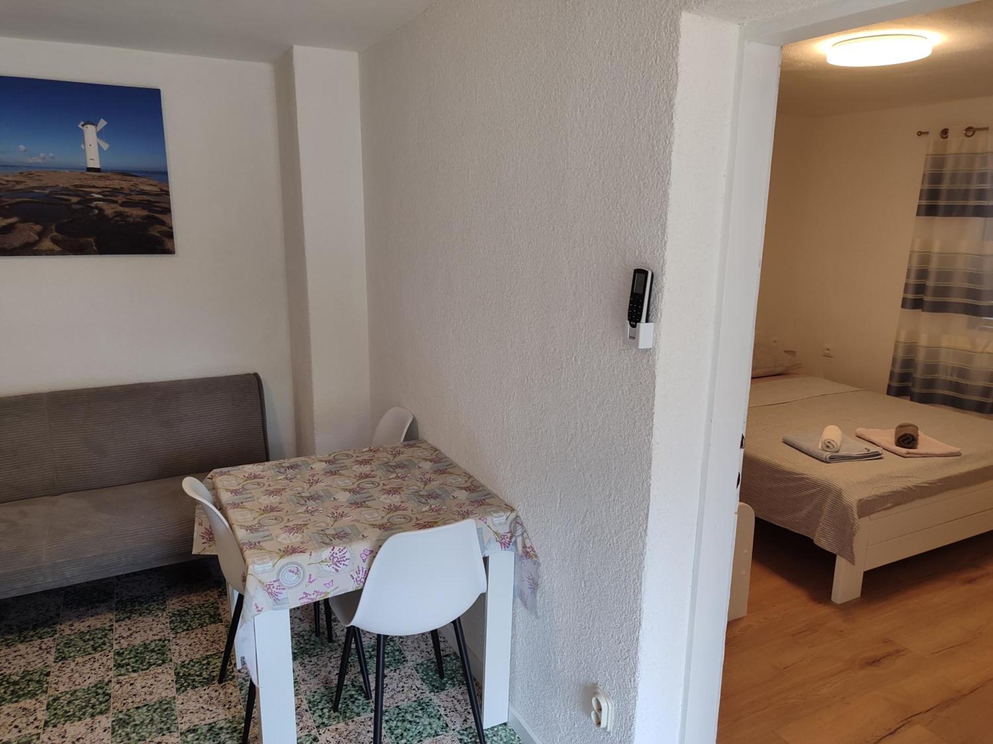 Guesthouse Eljuga Family Стари Град Екстериор снимка