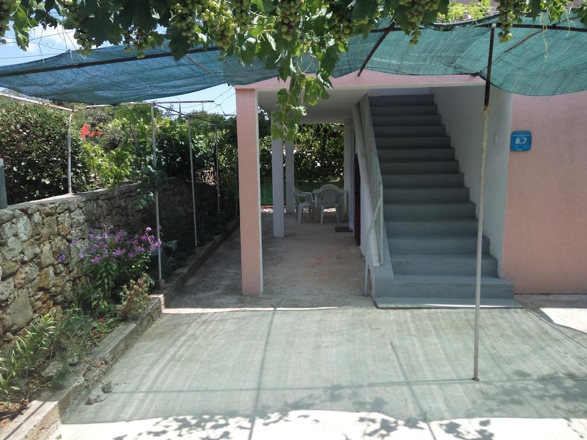 Guesthouse Eljuga Family Стари Град Екстериор снимка